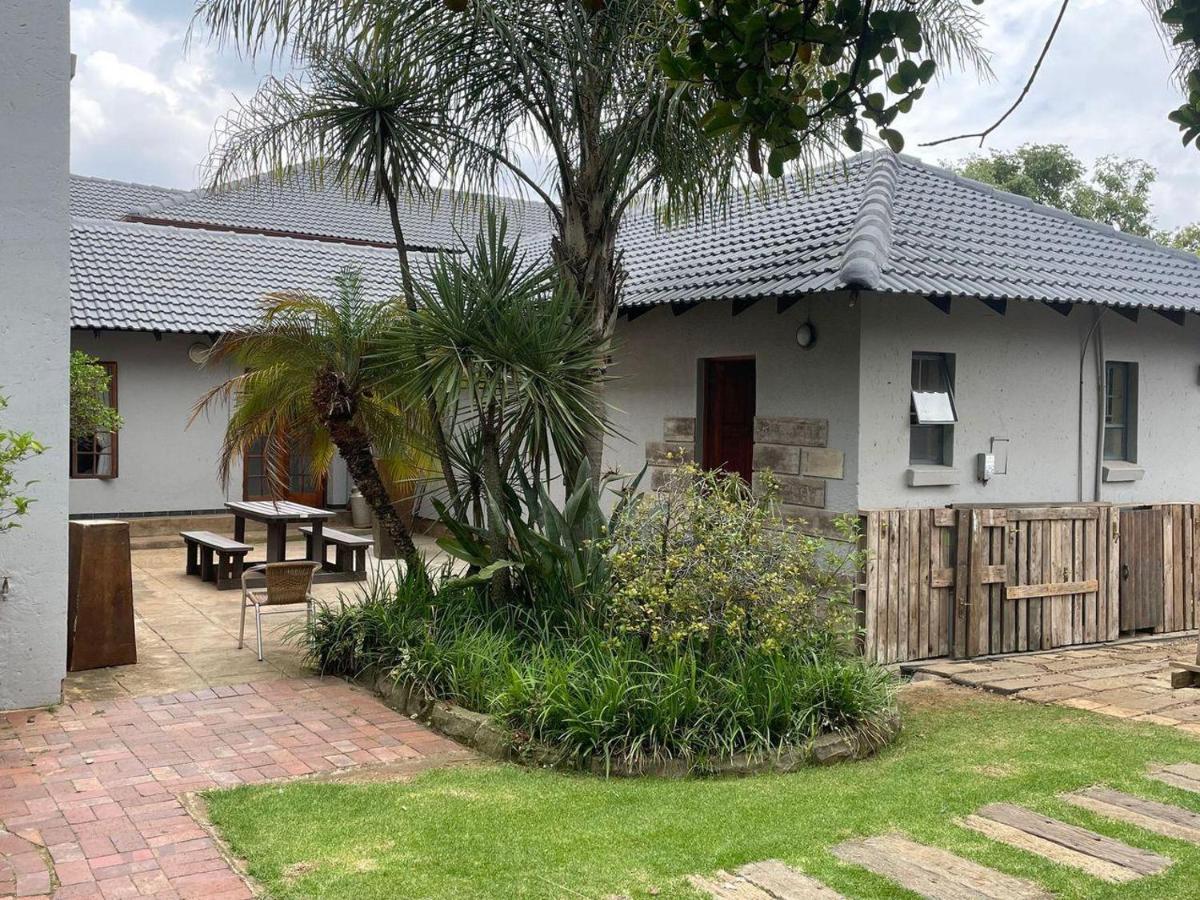 Africa Footprints Lodge Kempton Park Kültér fotó